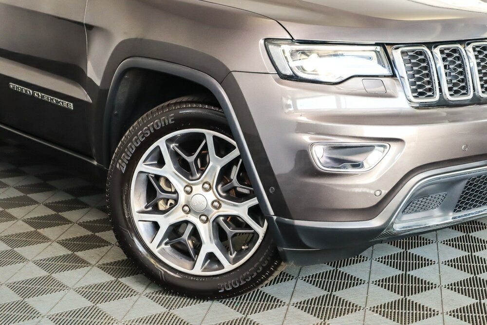 Jeep Grand Cherokee image 2