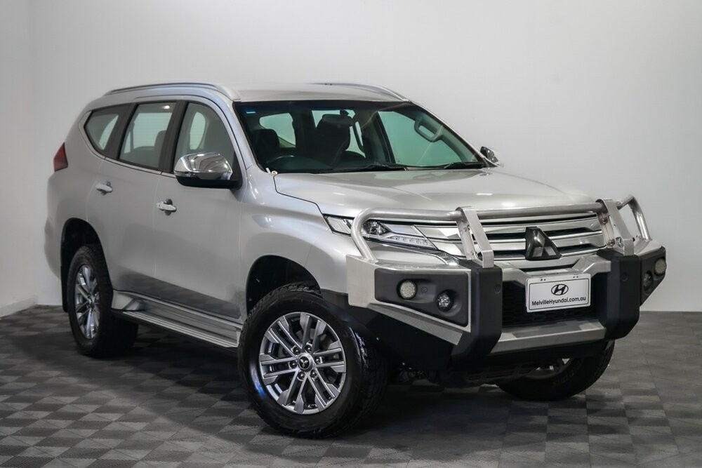 Mitsubishi Pajero Sport image 1