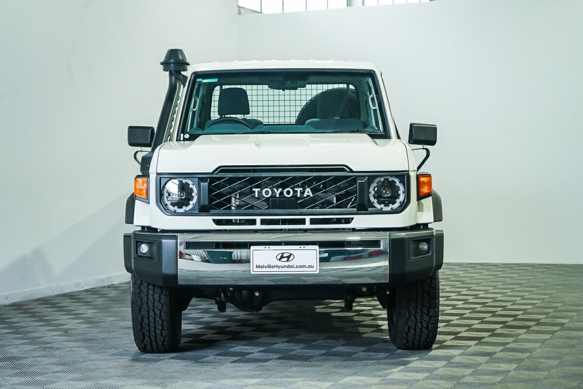 Toyota Landcruiser image 3