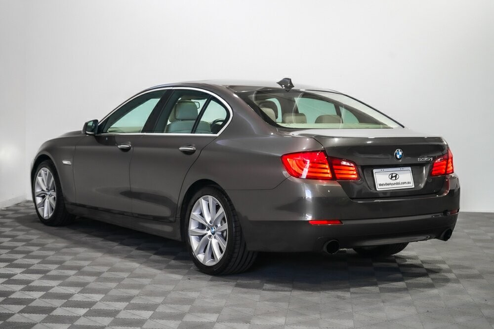 BMW 5 Series image 4