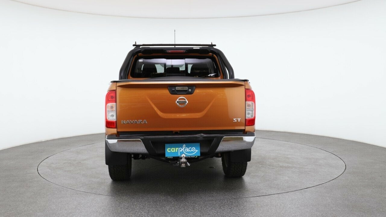 Nissan Navara image 2