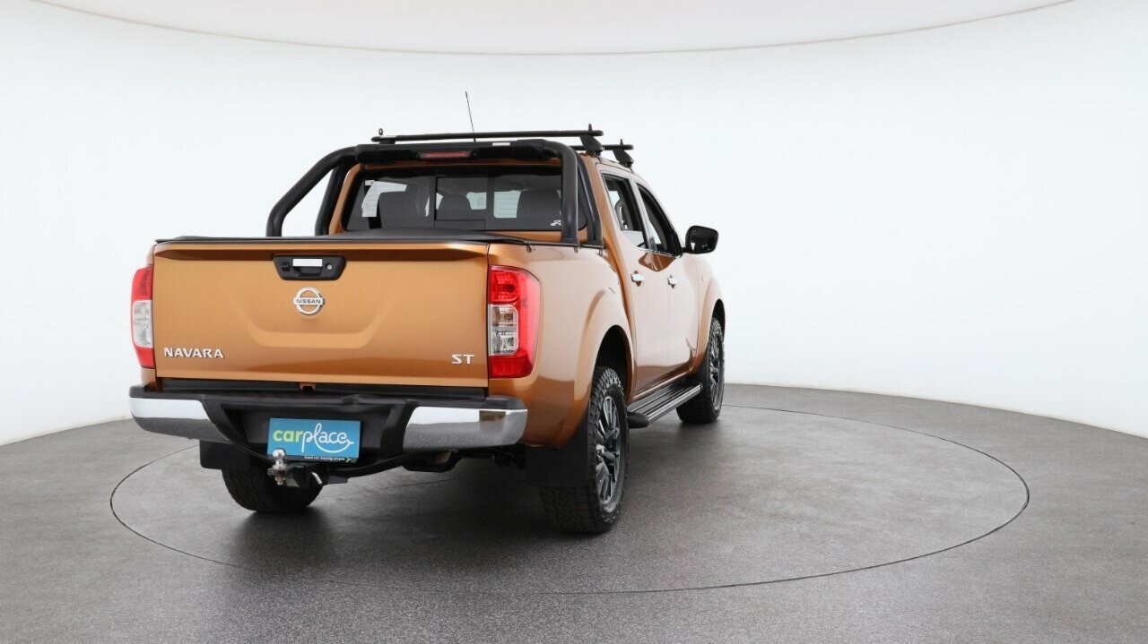 Nissan Navara image 3