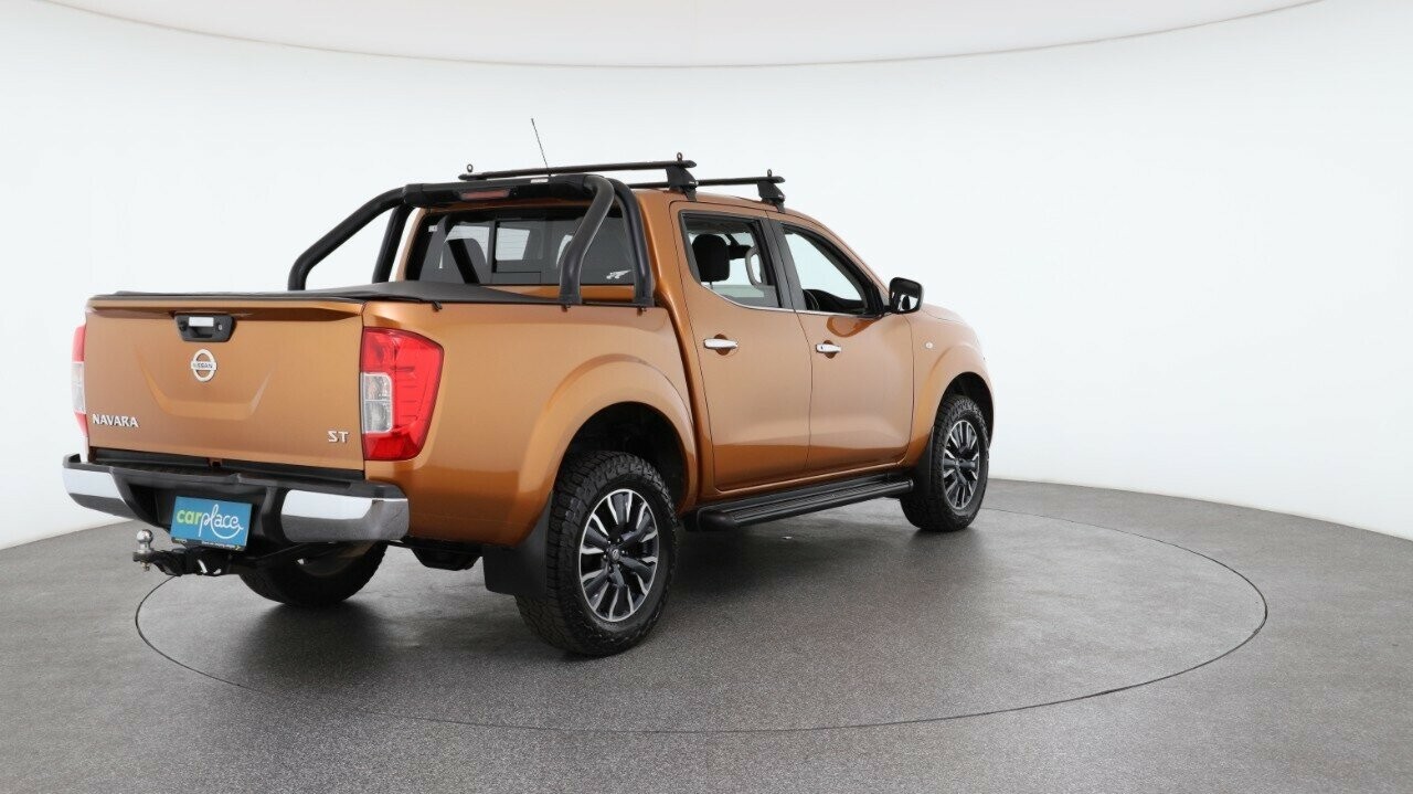 Nissan Navara image 4