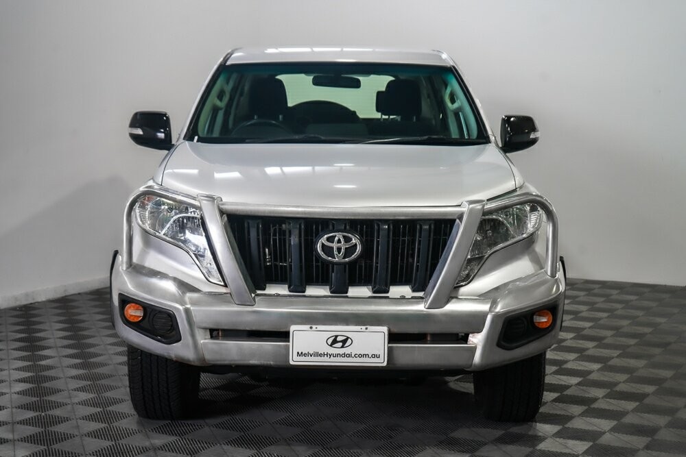 Toyota Landcruiser Prado image 2