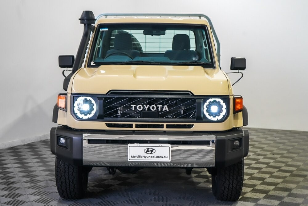 Toyota Landcruiser image 3