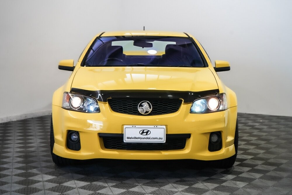 Holden Commodore image 3