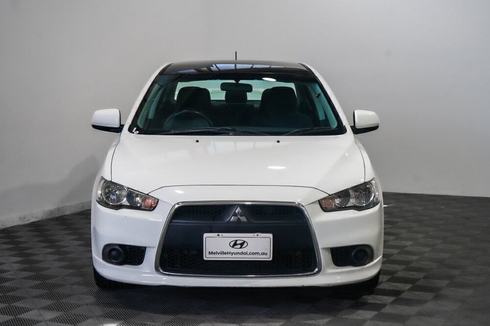 Mitsubishi Lancer image 2