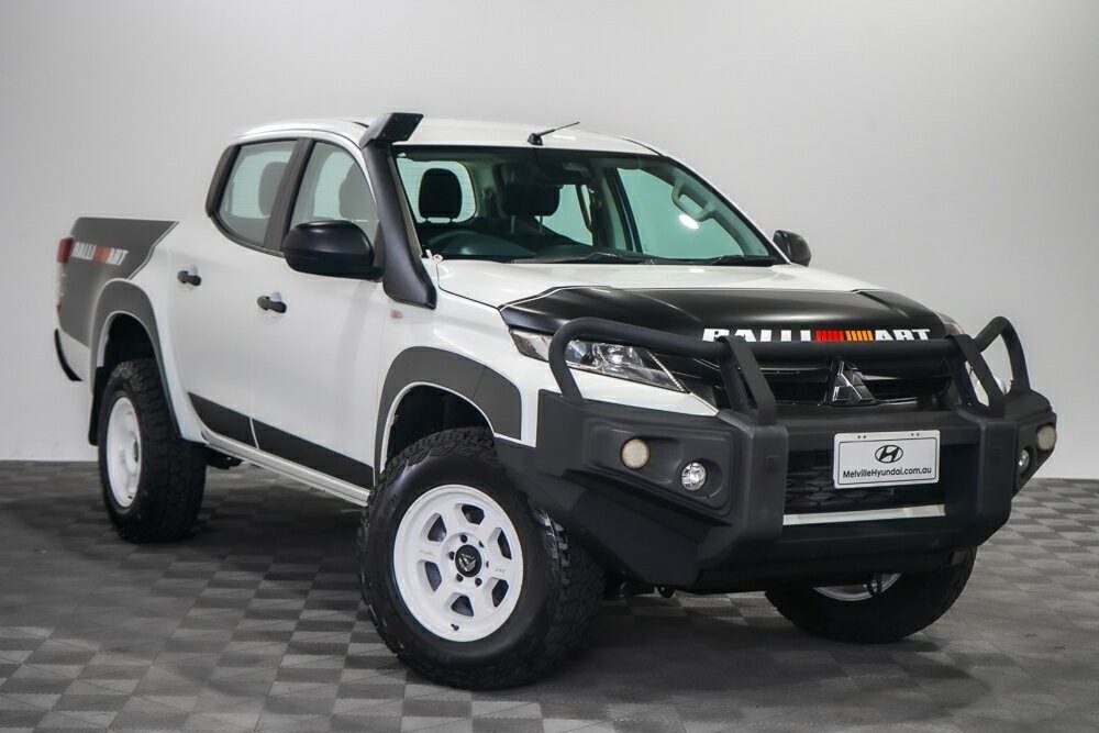 Mitsubishi Triton image 1