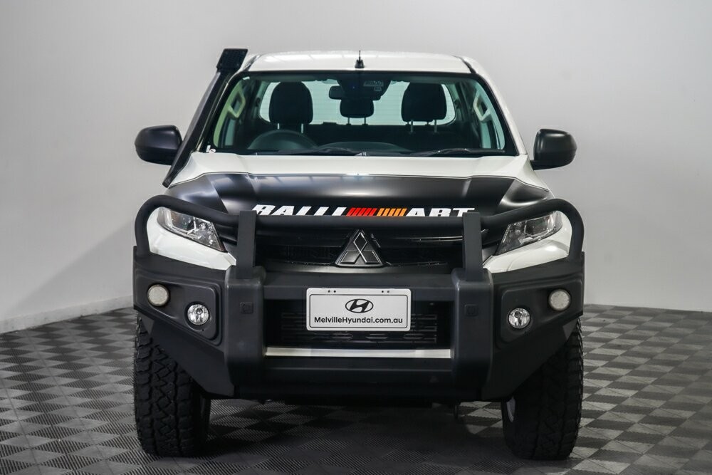 Mitsubishi Triton image 3