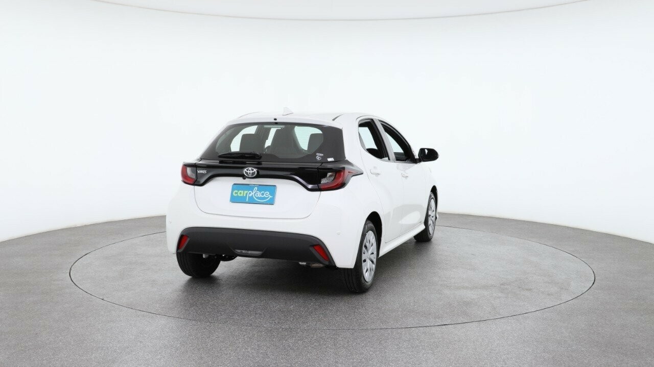 Toyota Yaris image 2