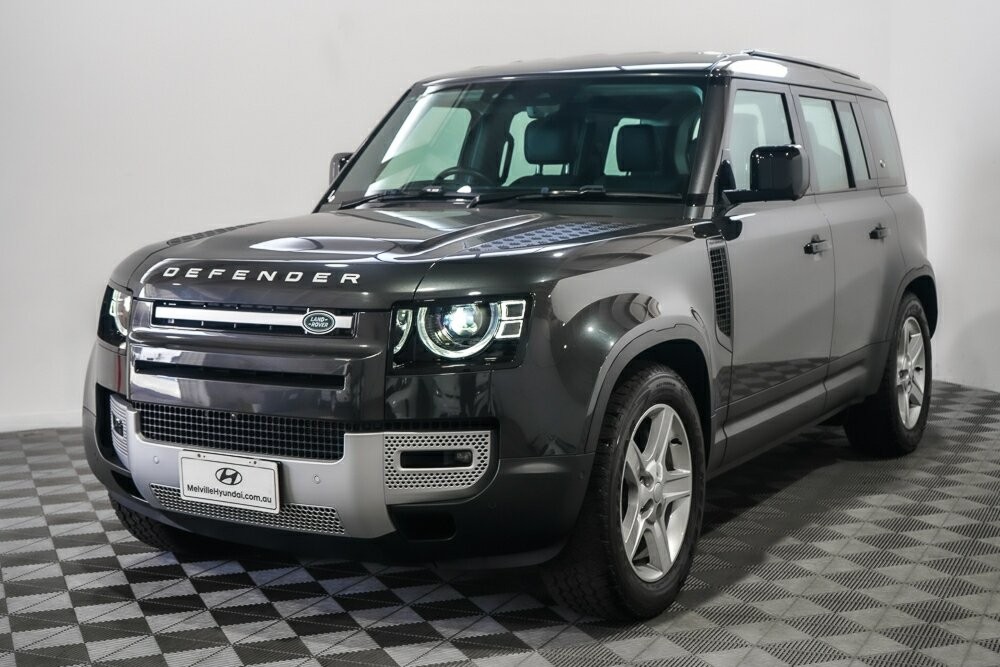 Land Rover Defender image 4