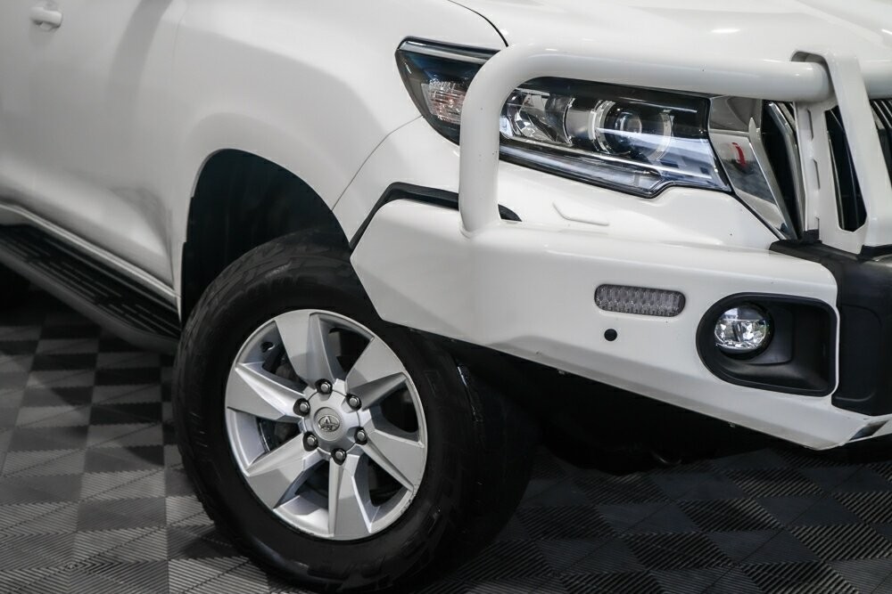 Toyota Landcruiser Prado image 2