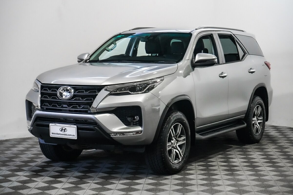 Toyota Fortuner image 4