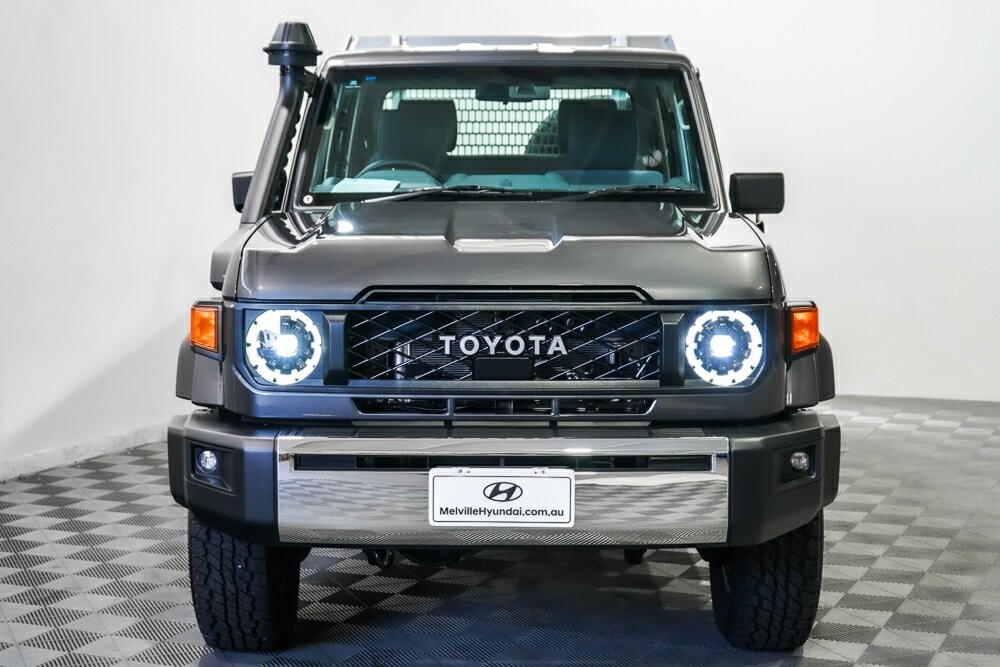 Toyota Landcruiser image 3