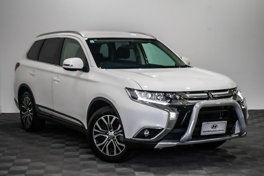 Mitsubishi Outlander image 1