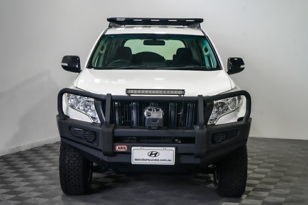 Toyota Landcruiser Prado image 3