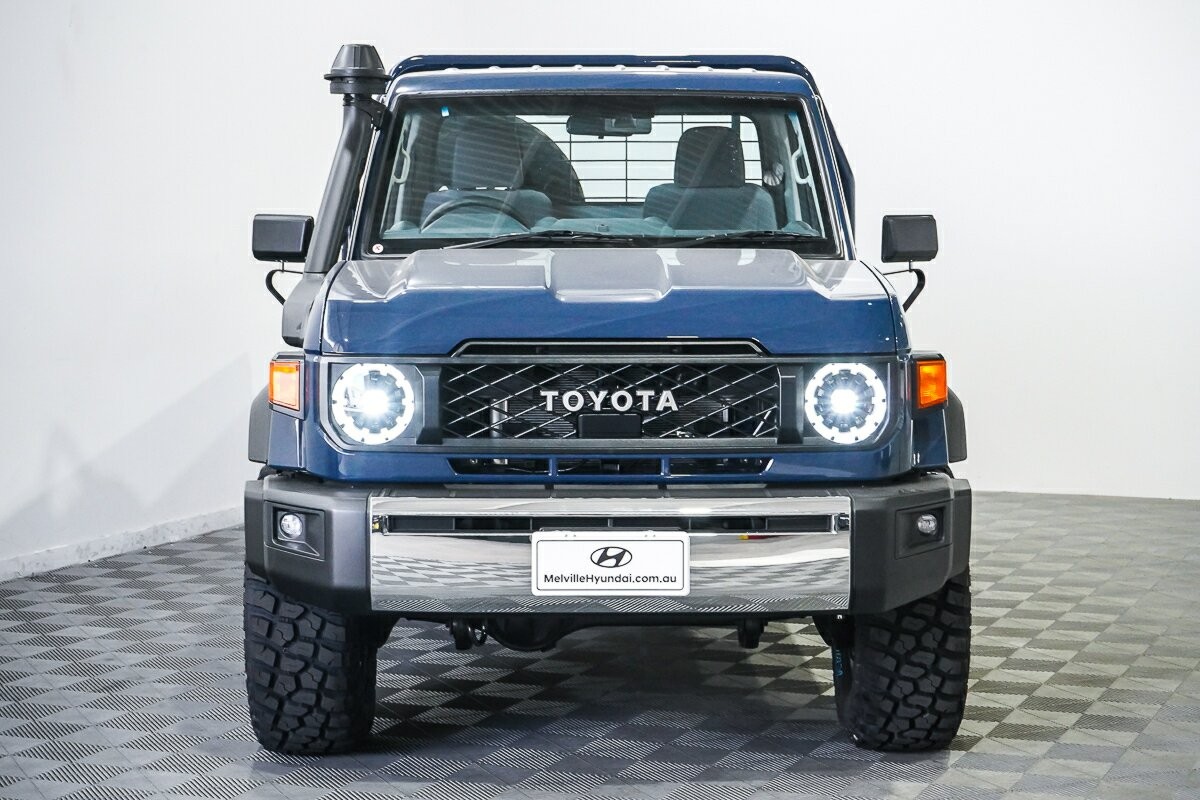 Toyota Landcruiser image 3