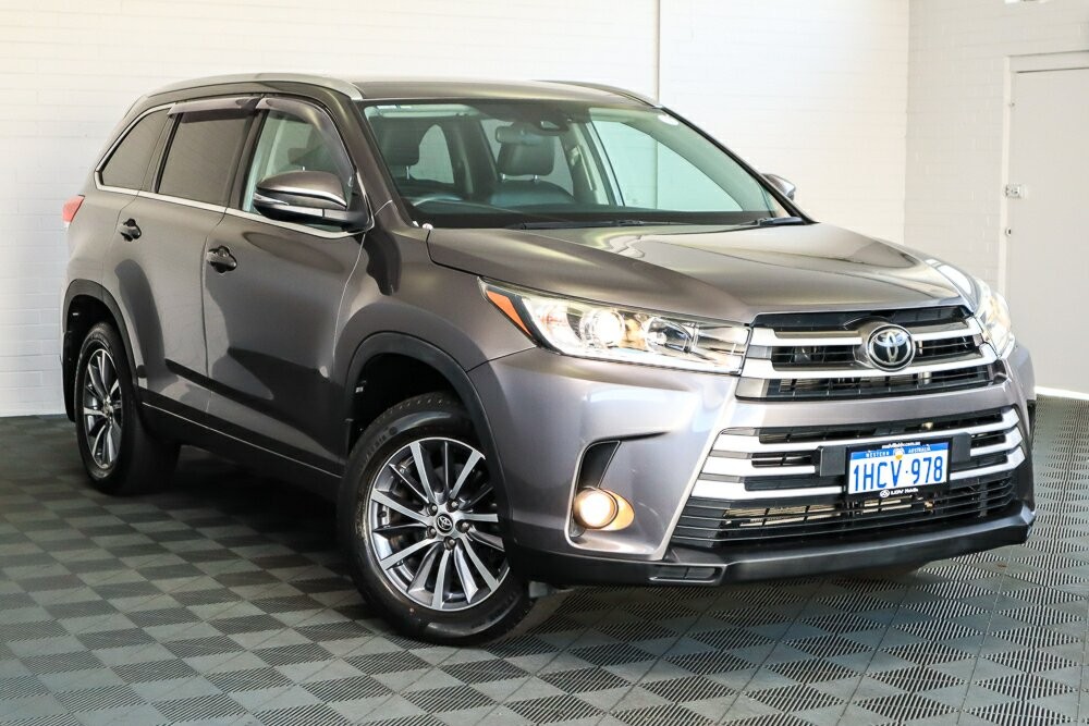 Toyota Kluger image 1