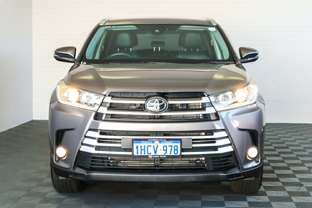 Toyota Kluger image 4