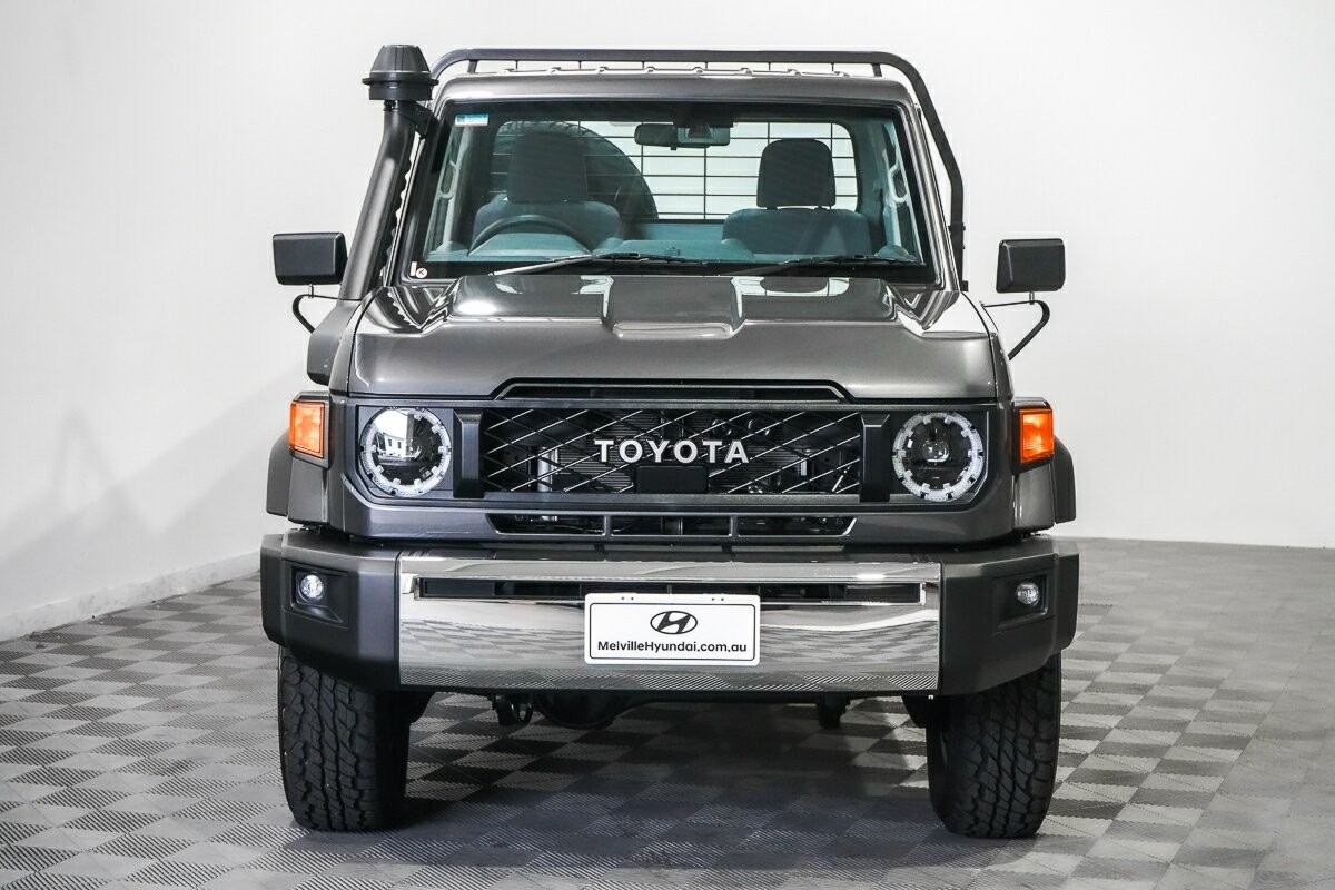 Toyota Landcruiser image 3