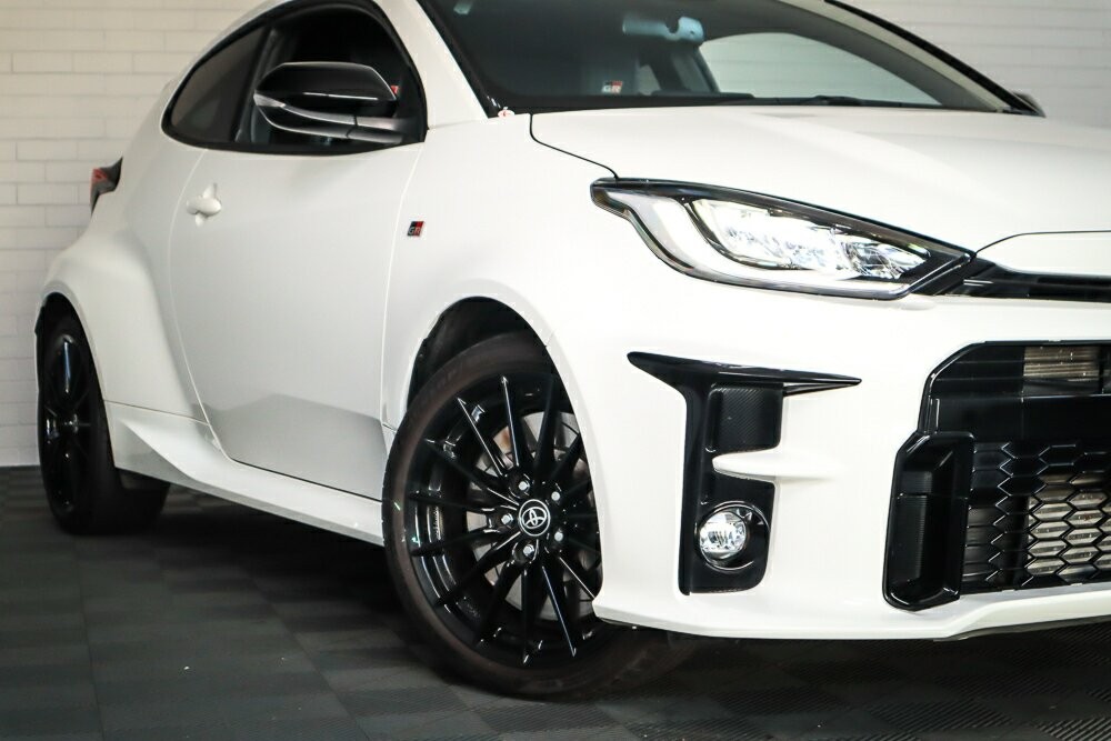 Toyota Yaris image 2