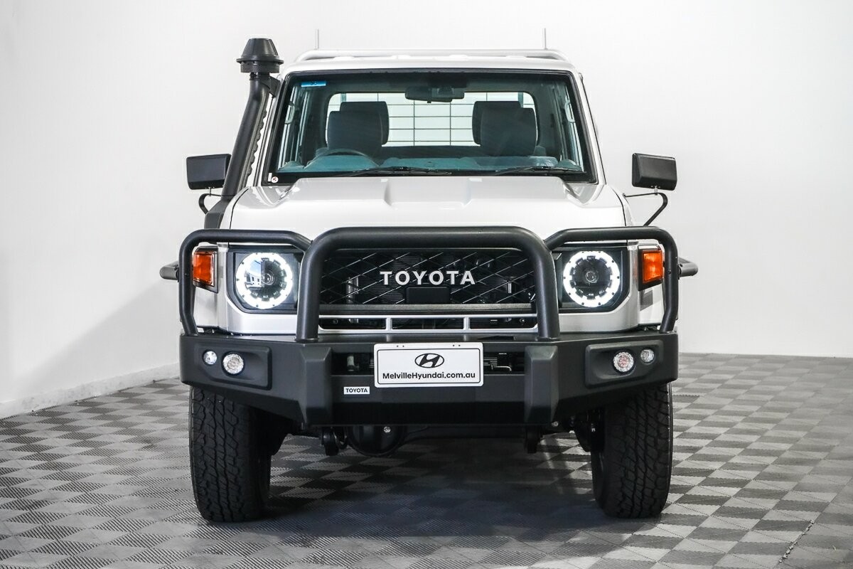 Toyota Landcruiser image 3