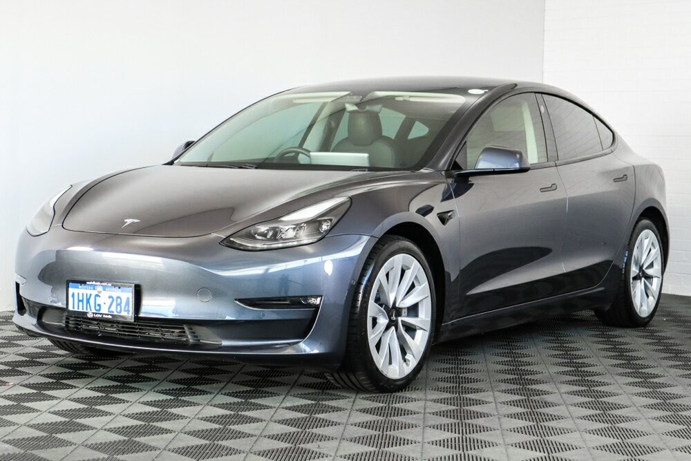 Tesla Model 3 image 4