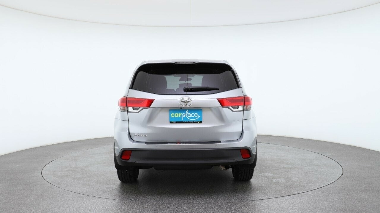 Toyota Kluger image 2