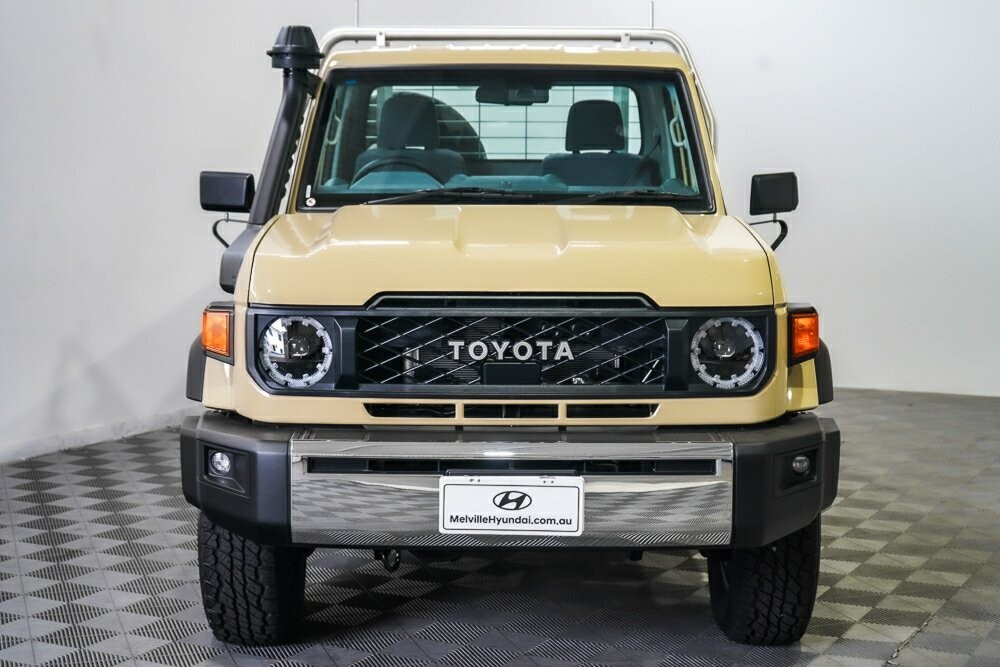 Toyota Landcruiser image 3