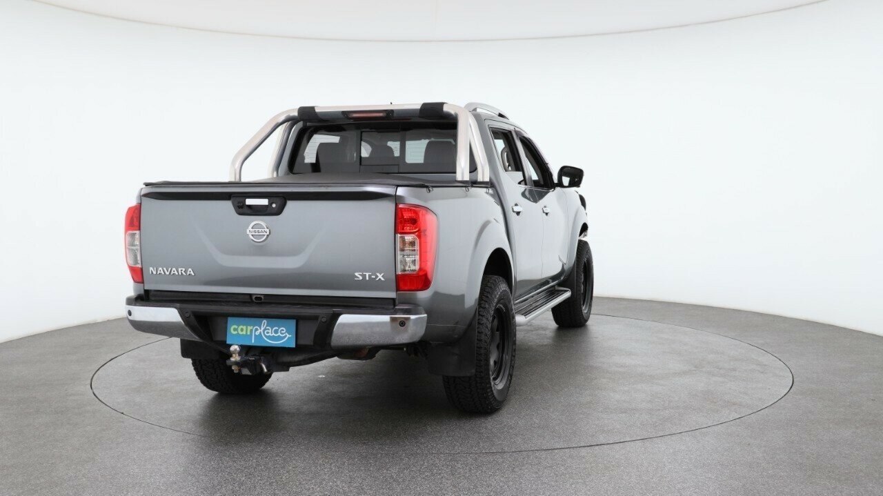 Nissan Navara image 3