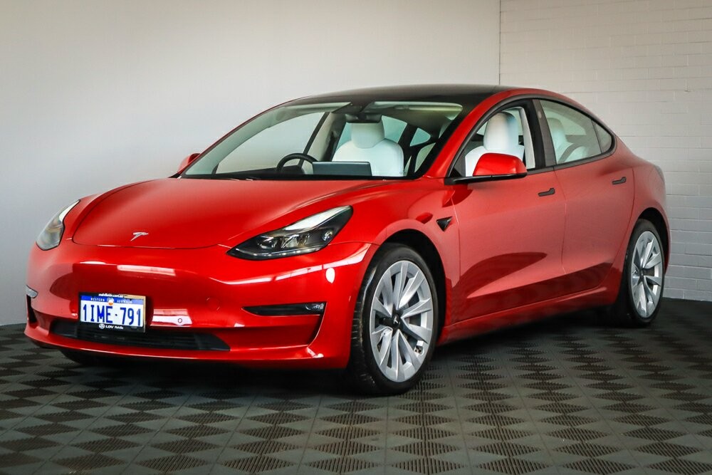 Tesla Model 3 image 4