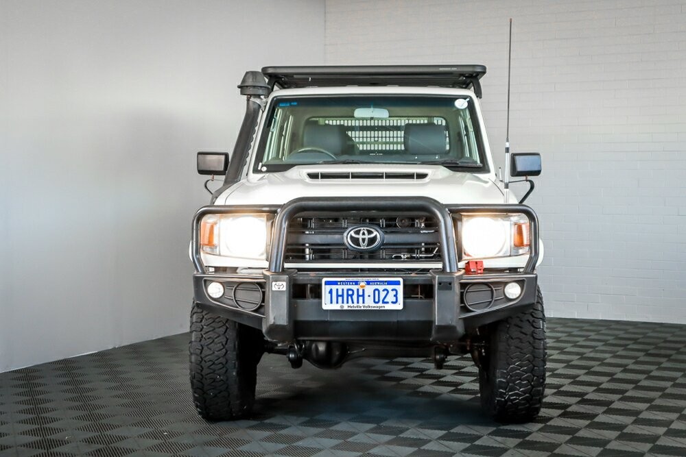 Toyota Landcruiser image 3