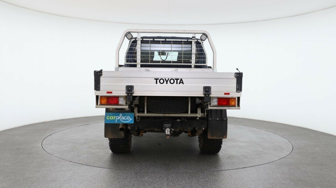 Toyota Landcruiser image 3