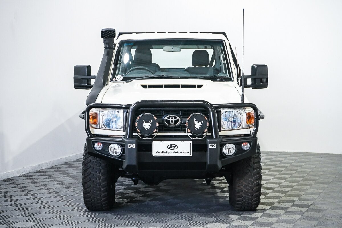 Toyota Landcruiser image 3