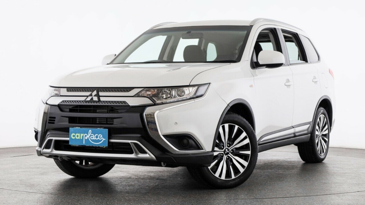 Mitsubishi Outlander image 1