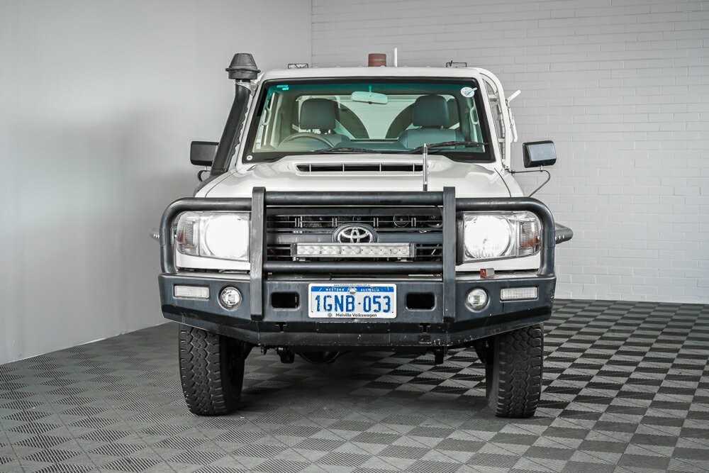 Toyota Landcruiser image 3