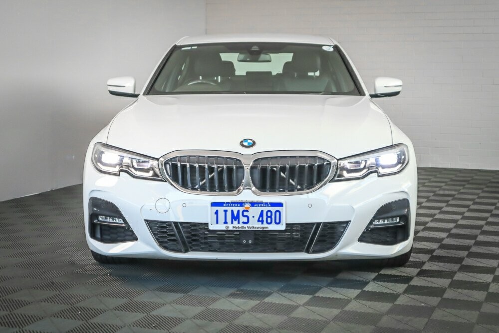 BMW 3 Series image 3