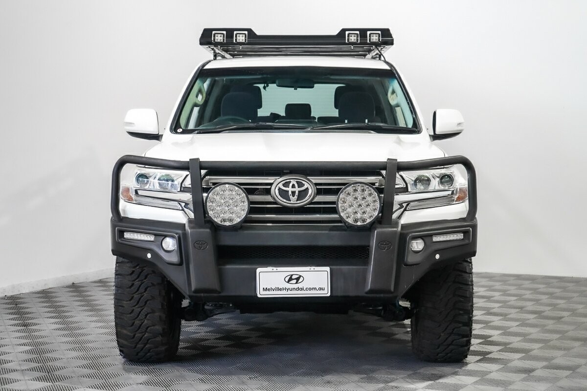 Toyota Landcruiser image 3