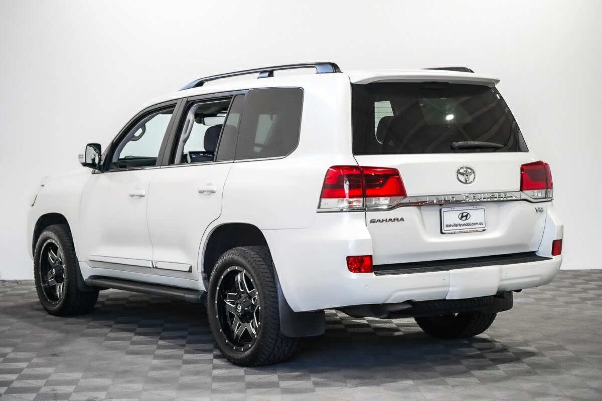 Toyota Landcruiser image 4