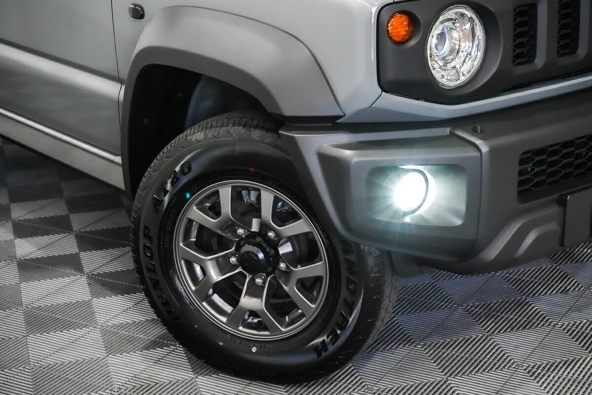 Suzuki Jimny image 2