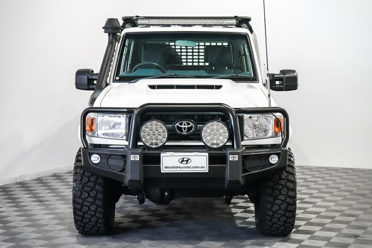 Toyota Landcruiser image 3