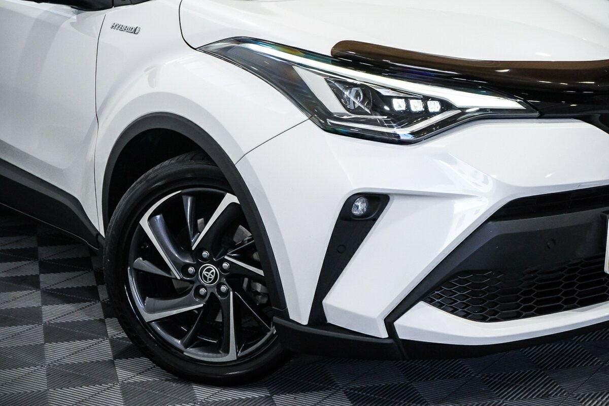 Toyota C-hr image 2