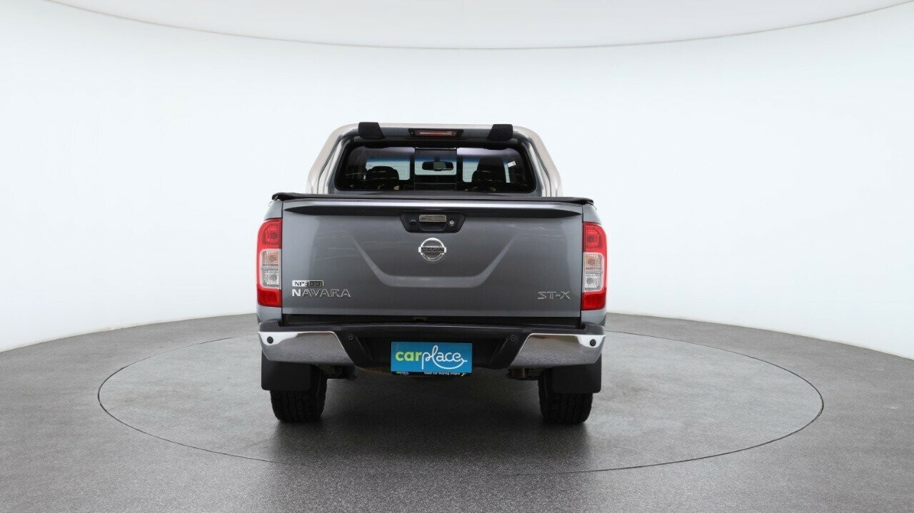 Nissan Navara image 2