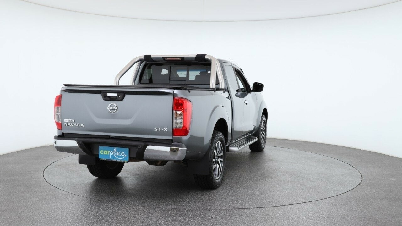 Nissan Navara image 3