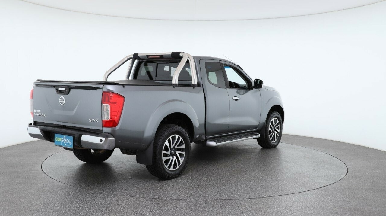 Nissan Navara image 4