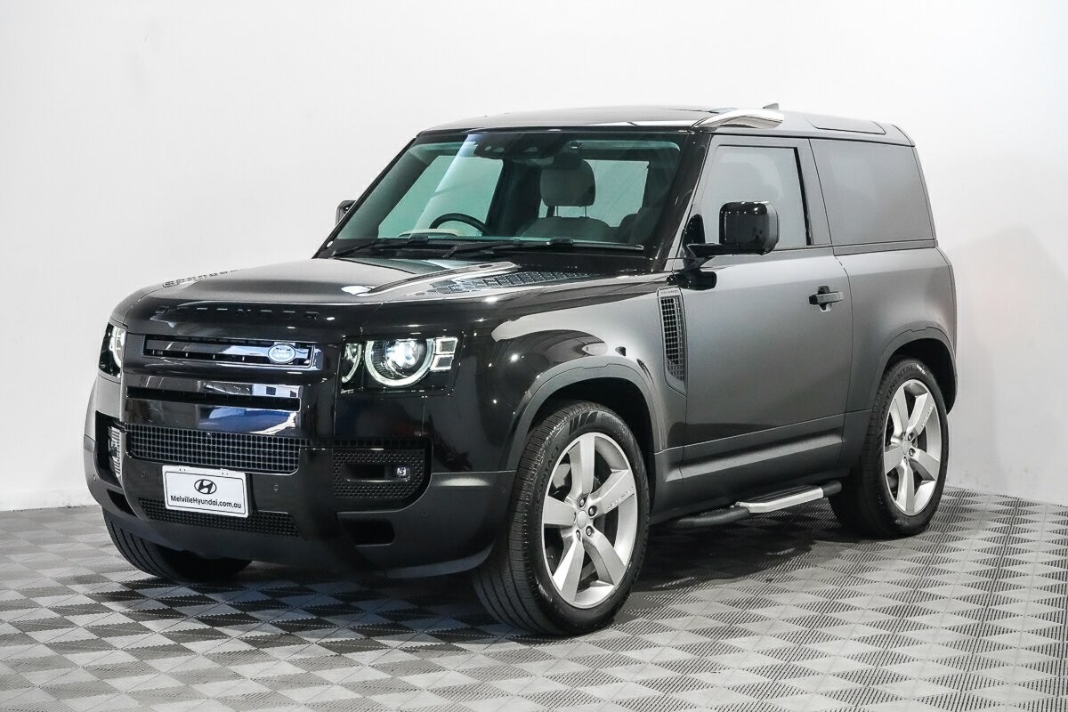 Land Rover Defender image 4