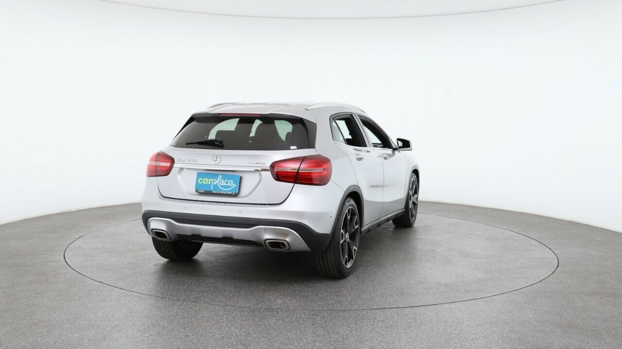 Mercedes Benz Gla-class image 3