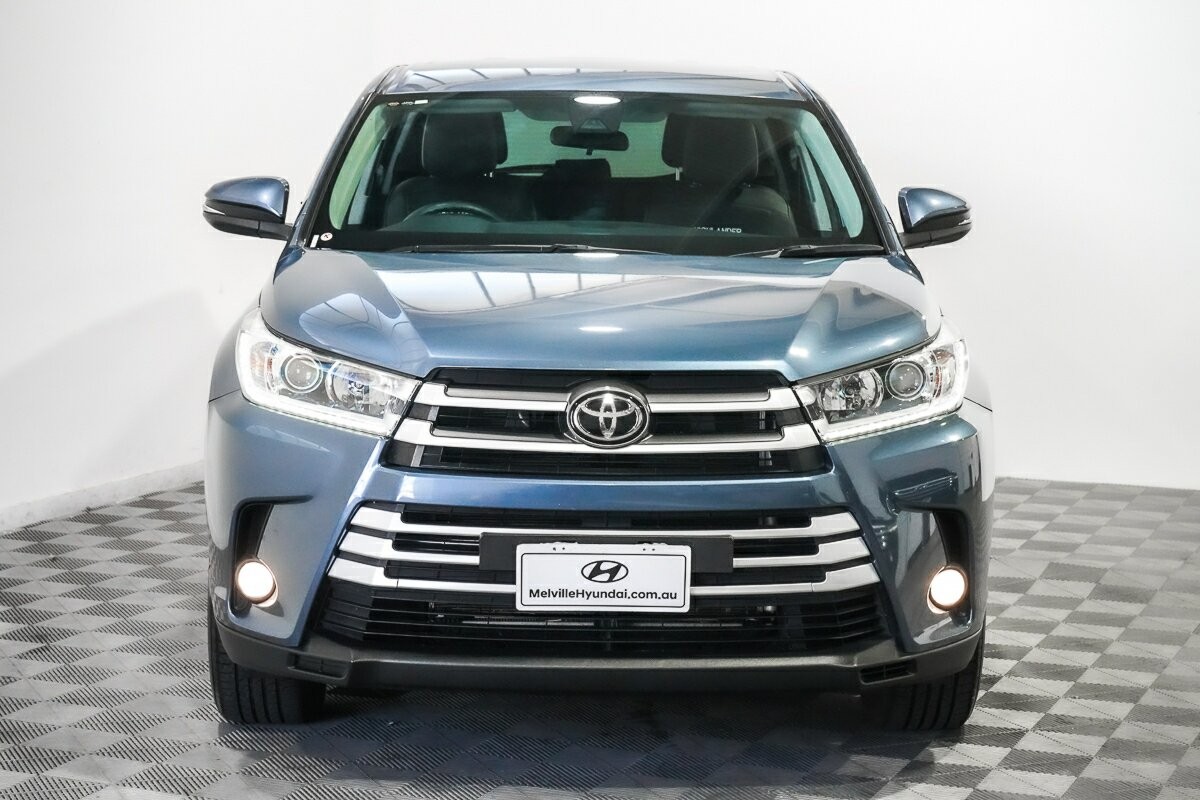 Toyota Kluger image 3