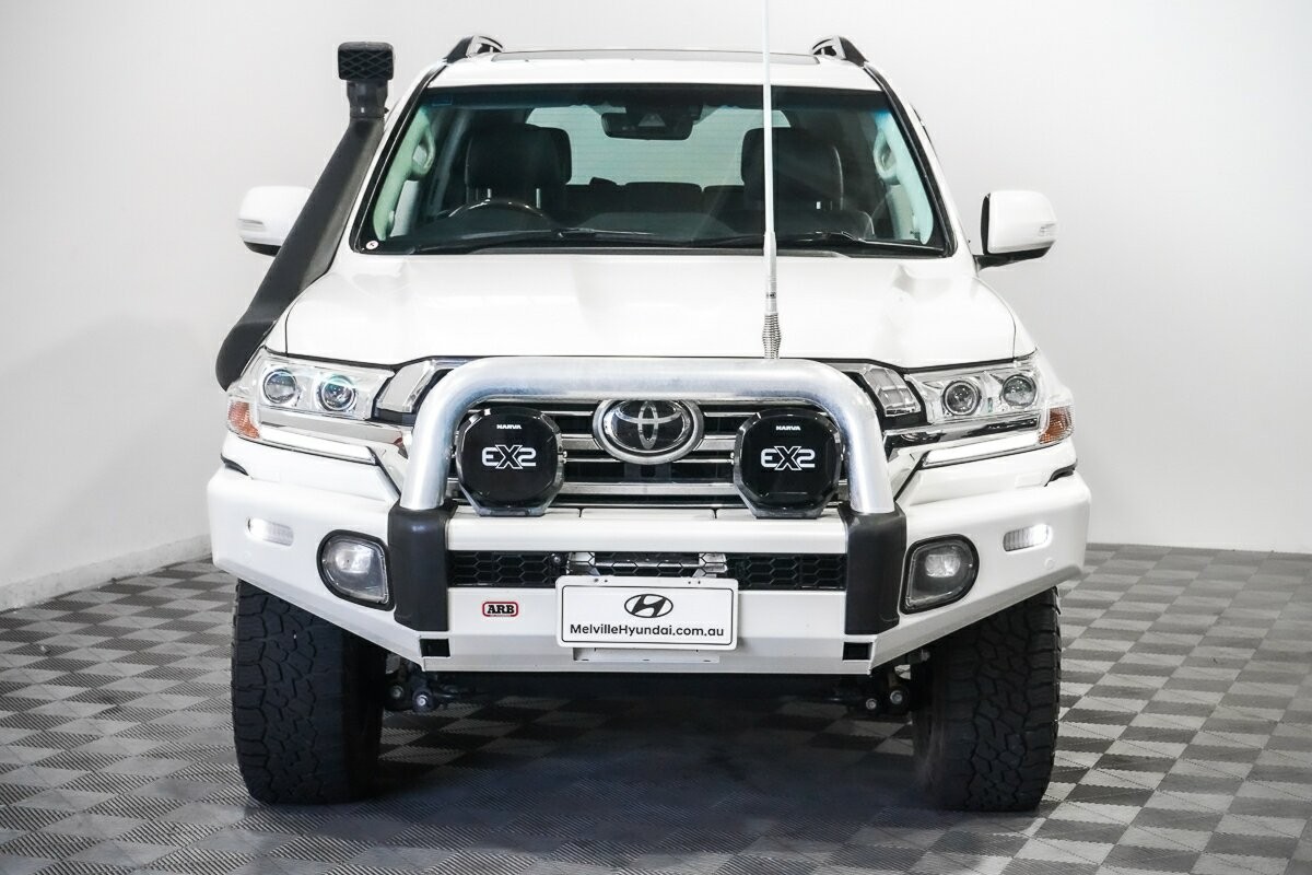 Toyota Landcruiser image 3