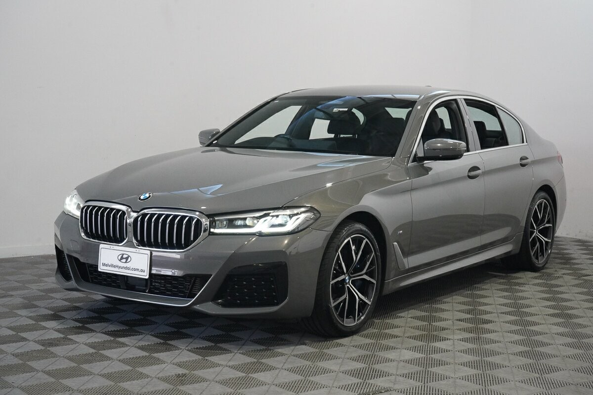 BMW 5 Series image 4